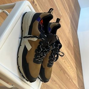 Veja Dekkan 43 (US 10) worn once